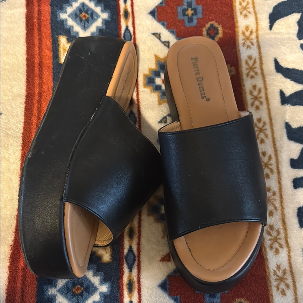 Pierre Dumas flatforms